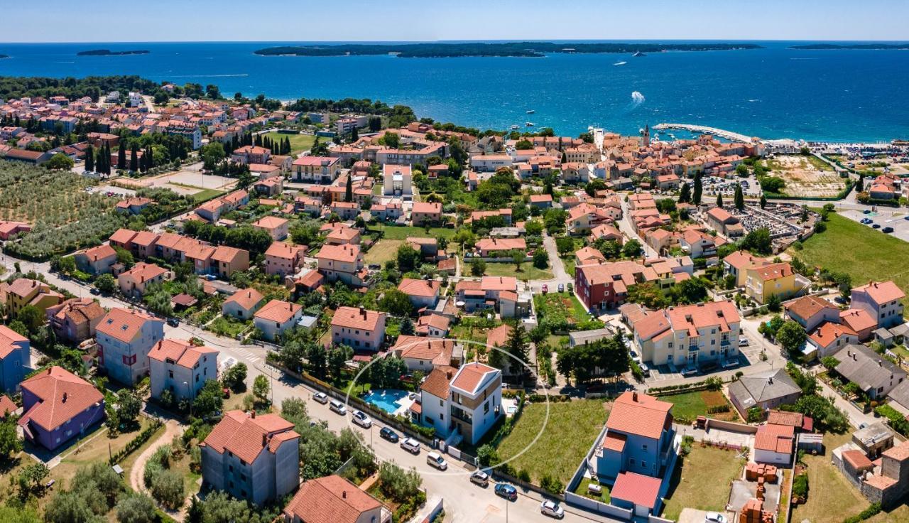 Villa Elena Deluxe Mit Whirlpool Und Beheiztem Pool Am Meer Und Wunderschoenen Blick Auf Die Brijuni Inseln Fažana Esterno foto