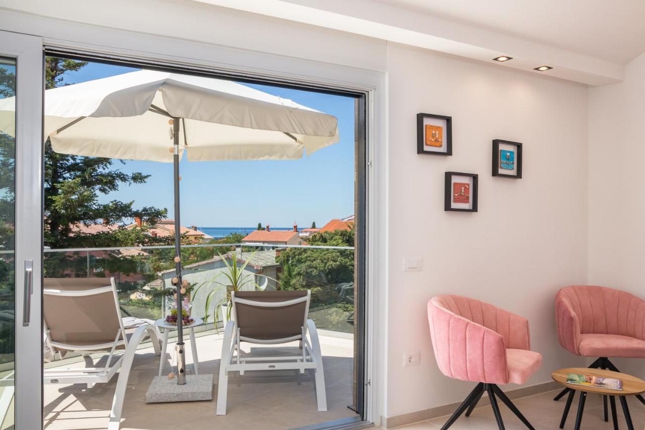 Villa Elena Deluxe Mit Whirlpool Und Beheiztem Pool Am Meer Und Wunderschoenen Blick Auf Die Brijuni Inseln Fažana Esterno foto