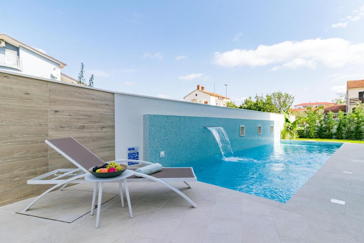 Villa Elena Deluxe Mit Whirlpool Und Beheiztem Pool Am Meer Und Wunderschoenen Blick Auf Die Brijuni Inseln Fažana Esterno foto